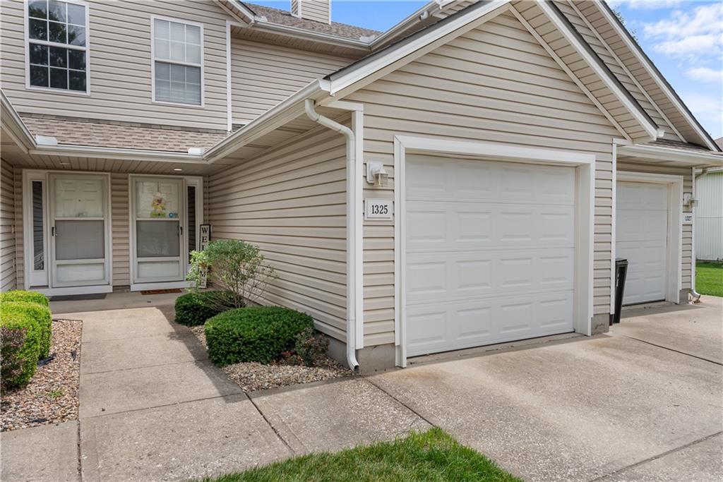 Photo of 1325 SE NORWOOD Drive Lee's Summit MO 64081