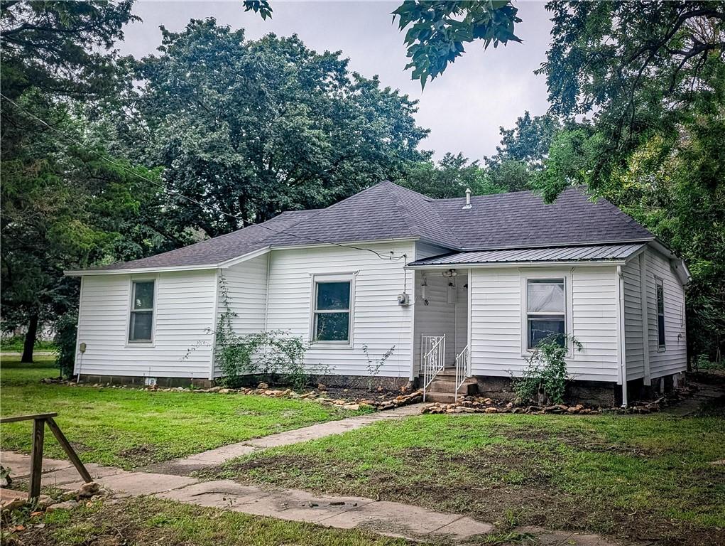 Photo of 531 E Elm Street Moundville MO 64771