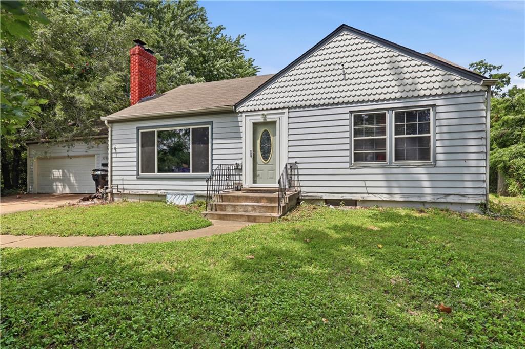 Photo of 3321 Blue Ridge Boulevard Independence MO 64052