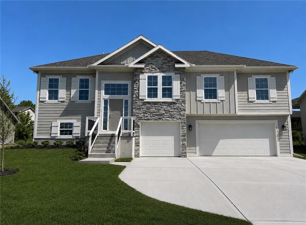 Photo of 610 E 11th Street Kearney MO 64060