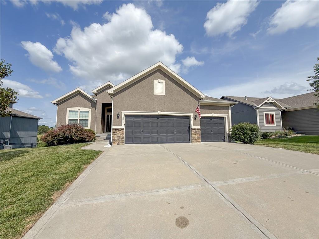 Photo of 1029 NE Copperwood Drive Lee's Summit MO 64086