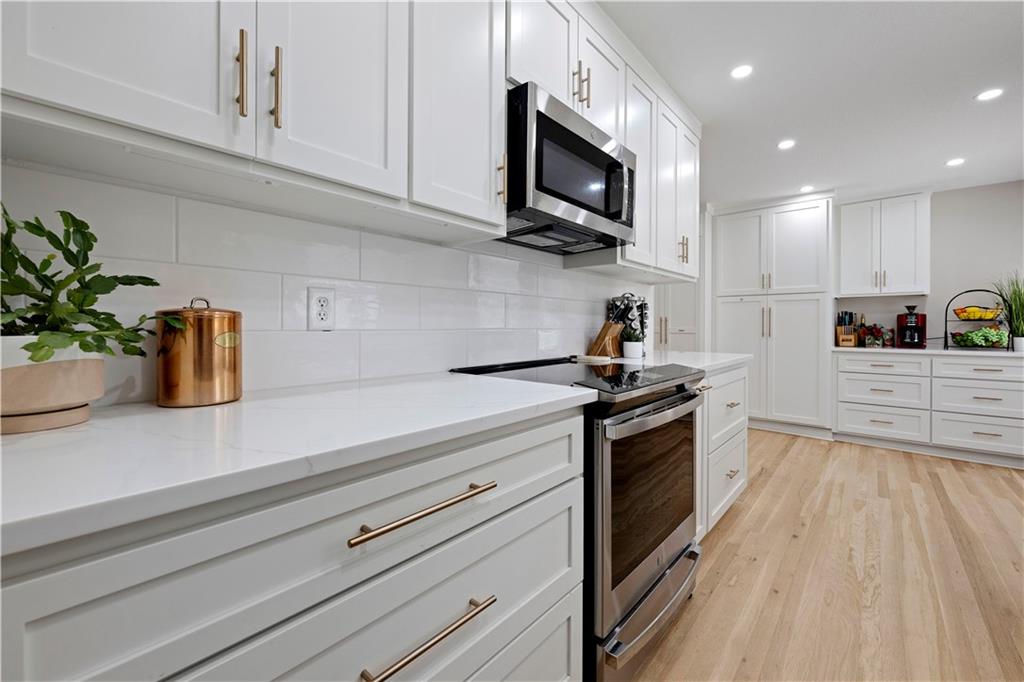 Photo of 10428 GRAND Avenue Kansas City MO 64114