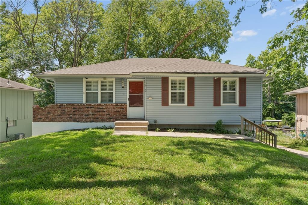 Photo of 3922 S Harbaugh Drive Independence MO 66055