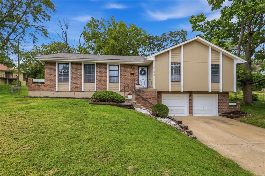 Photo of 1718 E 97th Terrace Kansas City MO 64131