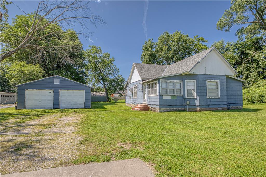 Photo of 500 E McKay Street Frontenac KS 66763