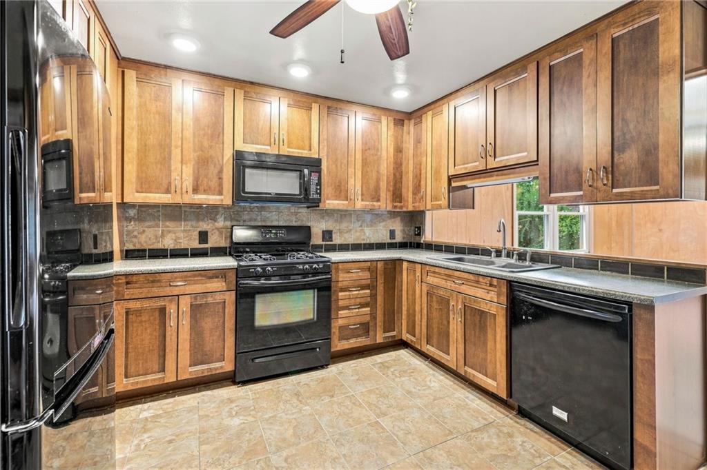 Photo of 9006 E 74th Terrace Kansas City MO 64133