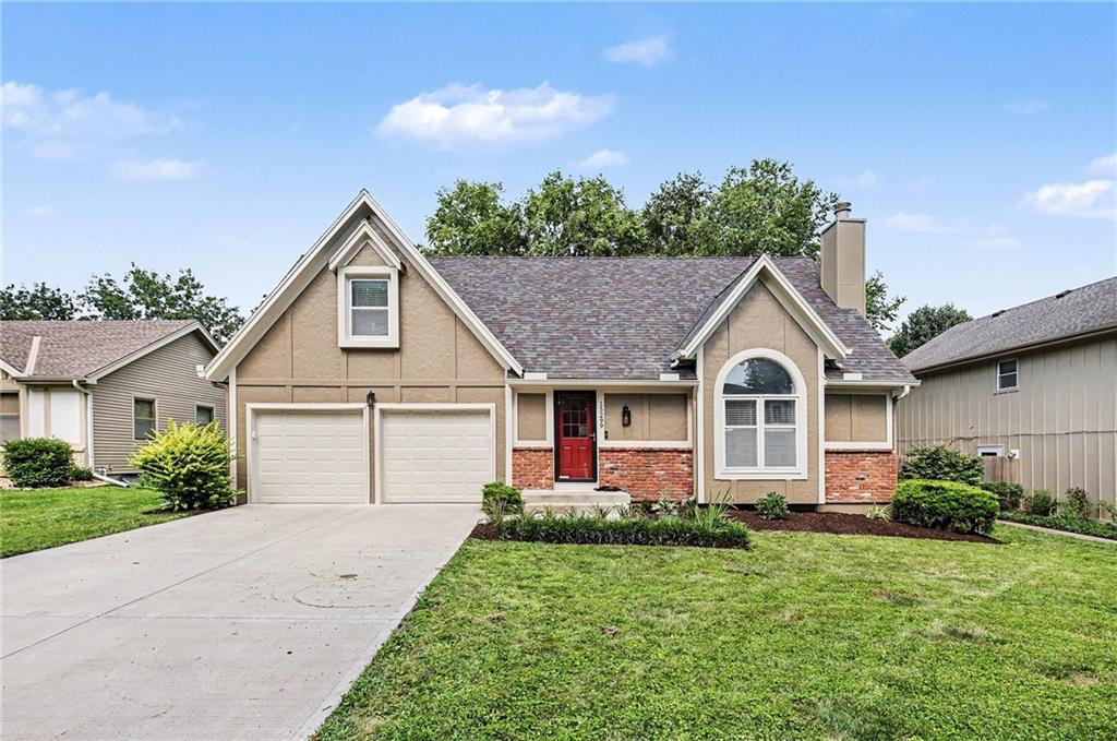Photo of 15299 CONSER Street Overland Park KS 66223