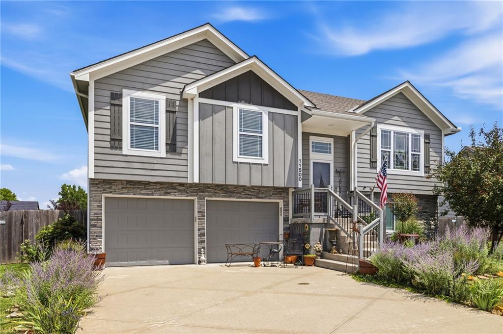Photo of 11500 E 207th Circle Peculiar MO 64078