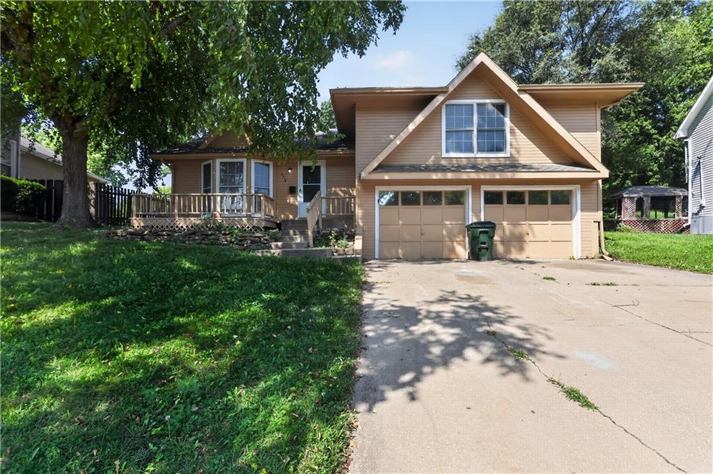 Photo of 2314 Cambridge Street Leavenworth KS 66048