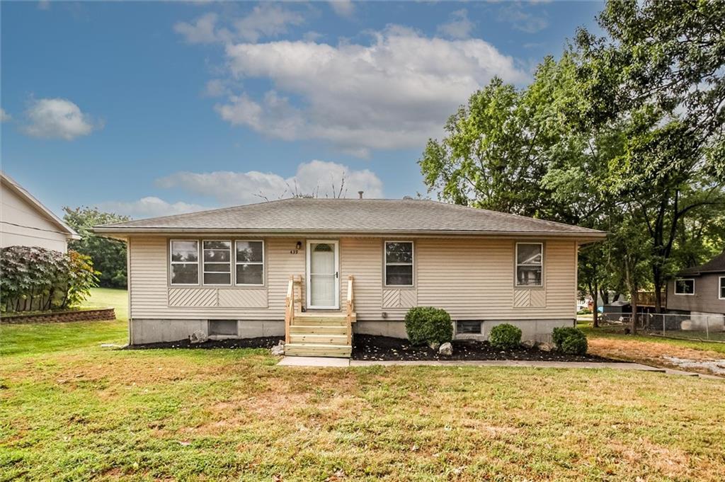 Photo of 439 E Whittier Street Kansas City MO 64119