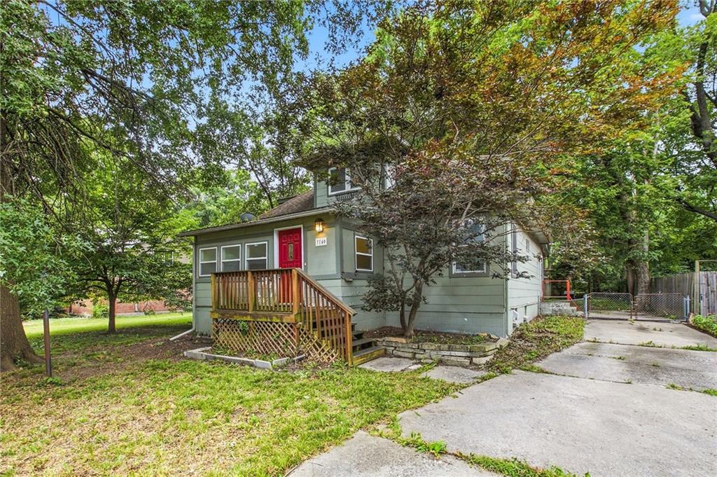 Photo of 7740 Madison Avenue Kansas City MO 64114