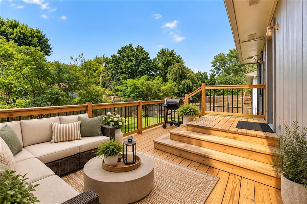 Photo of 1802 PARKWOOD Drive Harrisonville MO 64701