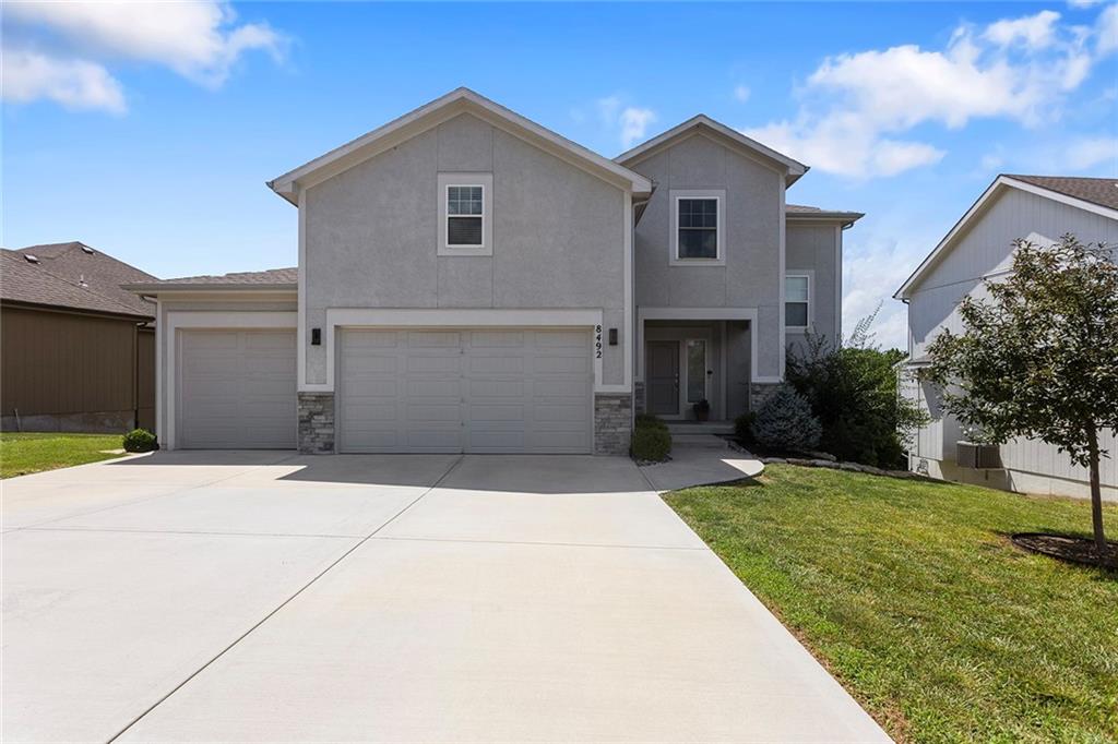 Photo of 8492 Valley Spring Drive De Soto KS 66018