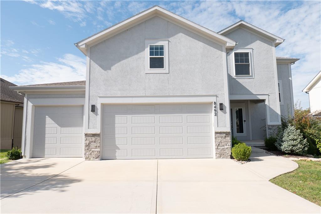Photo of 8492 Valley Spring Drive De Soto KS 66018