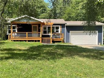 Photo of 11010 N Holmes Street Kansas City MO 64155