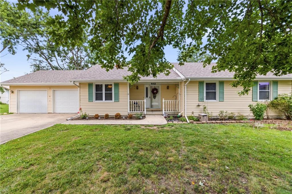 Photo of 402 E 16th Street Circle Kearney MO 64060