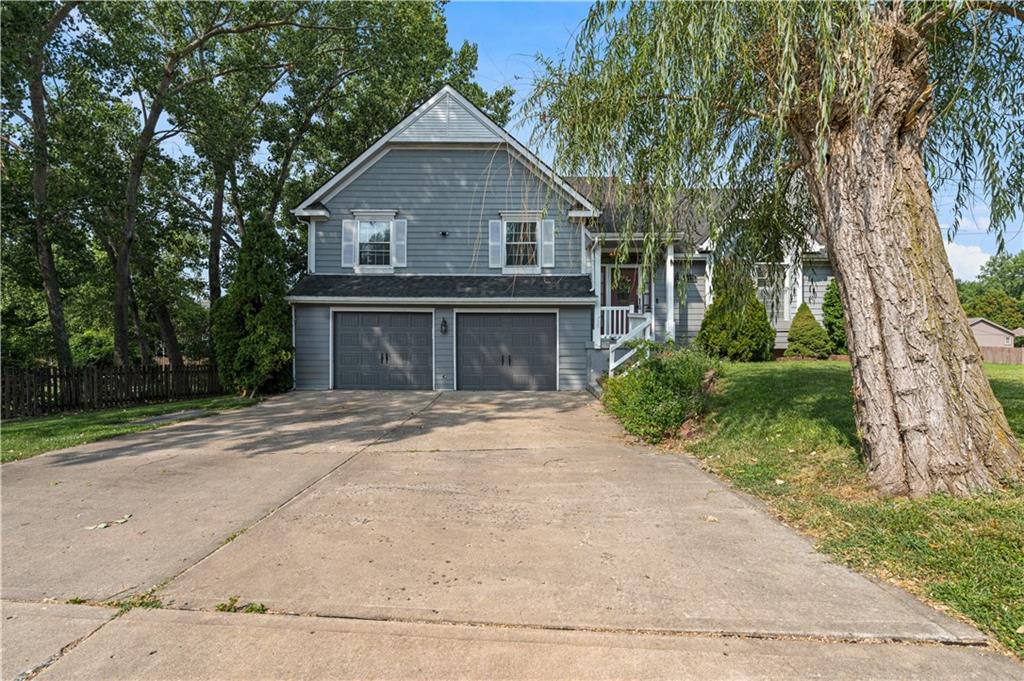 Photo of 10126 N Highland Terrace Kansas City MO 64155