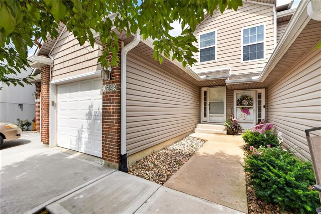 Photo of 3529 NE Austin Drive Lee's Summit MO 64064