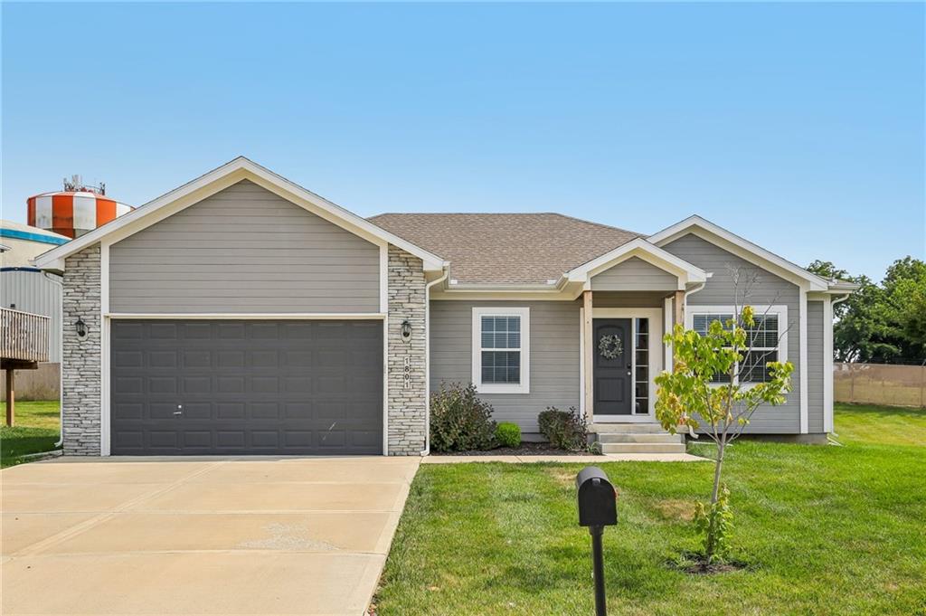 Photo of 1801 NW Hilltop Court Grain Valley MO 64029