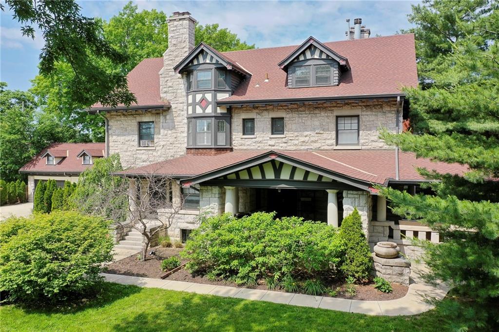 Photo of 633 E Armour Boulevard Kansas City MO 64109