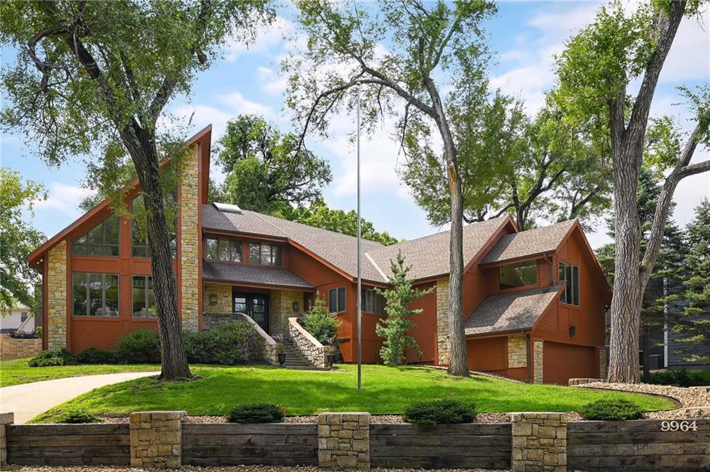 Photo of 9964 Hemlock Drive Overland Park KS 66212