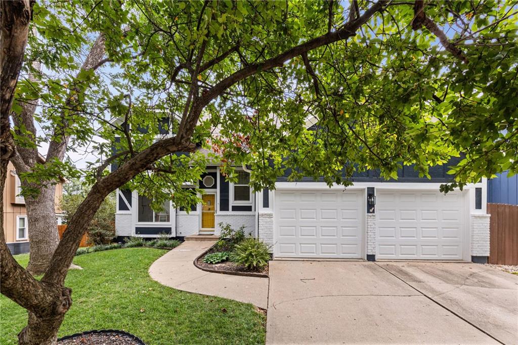 Photo of 8933 Woodstone Street Lenexa KS 66219
