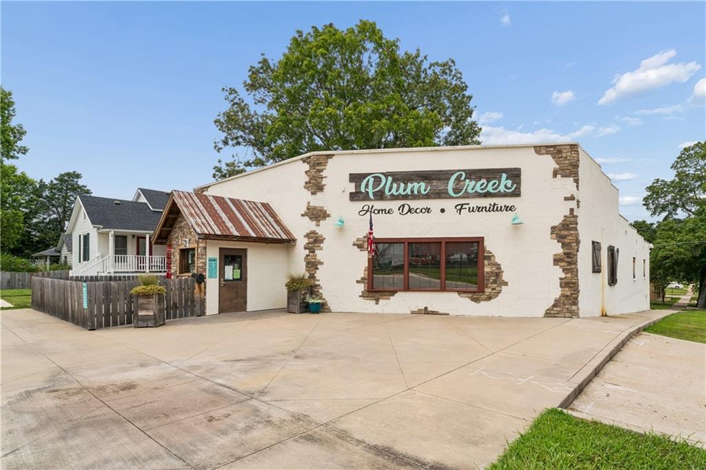 Photo of 2 W Piankashaw Street Paola KS 66071