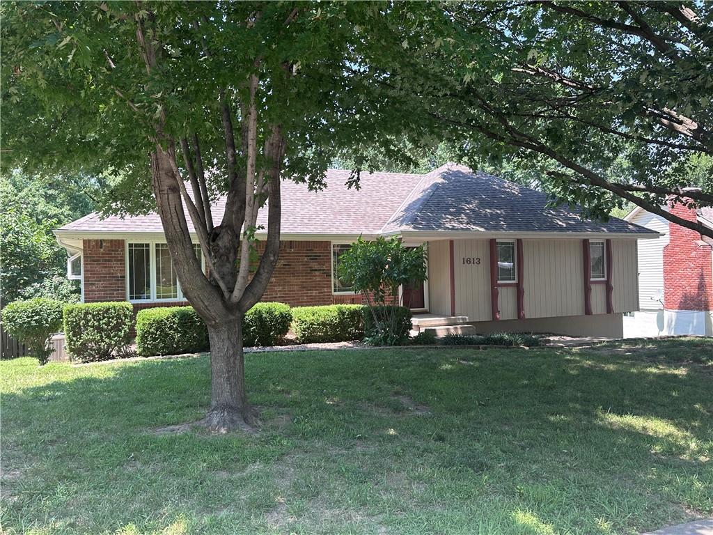 Photo of 1613 SW 20th Street Blue Springs MO 64015