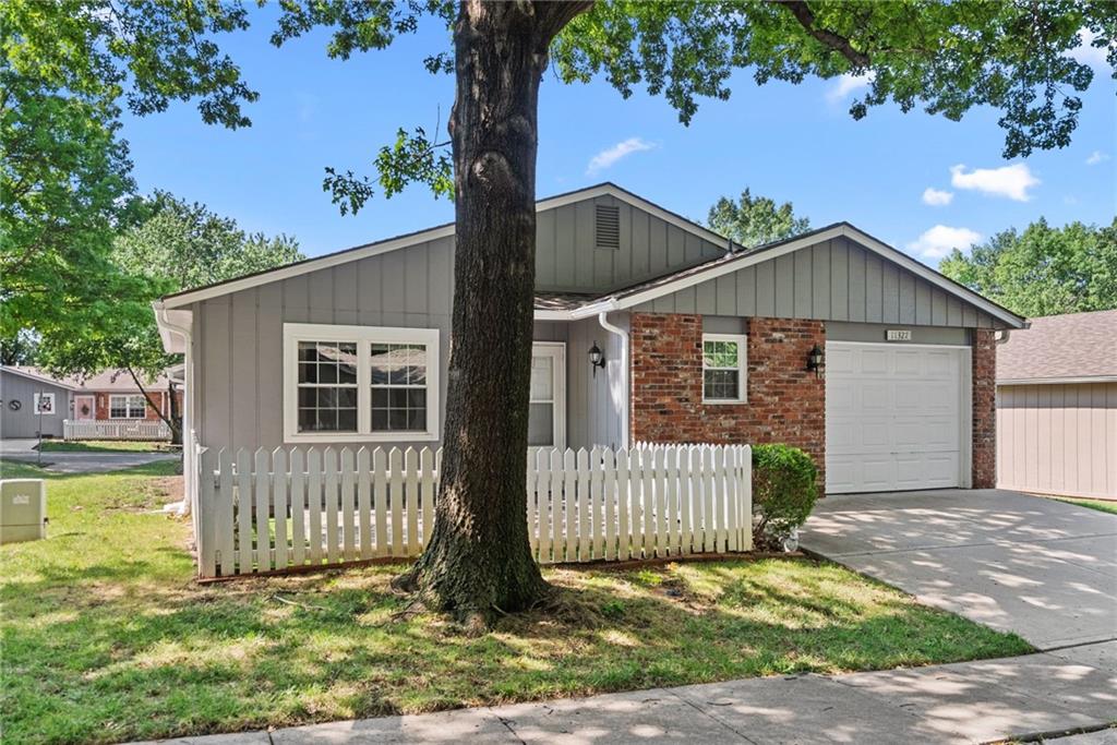 Photo of 11327 W 77TH Terrace Overland Park KS 66214