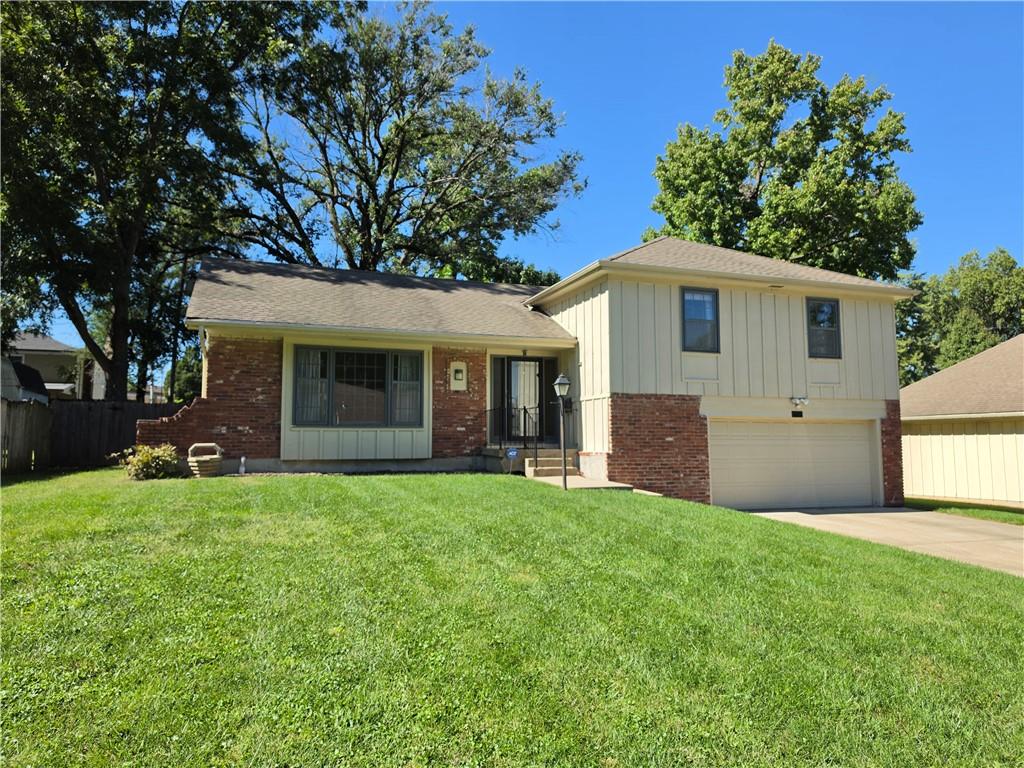 Photo of 8706 Mackey Street Overland Park KS 66212