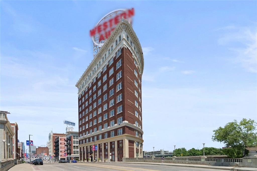 Photo of 2107 Grand Boulevard #909 Kansas City MO 64108