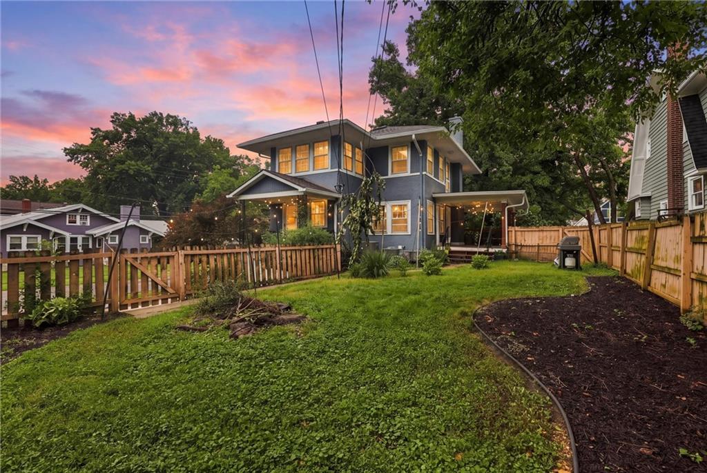 Photo of 5900 Oak Street Kansas City MO 64113