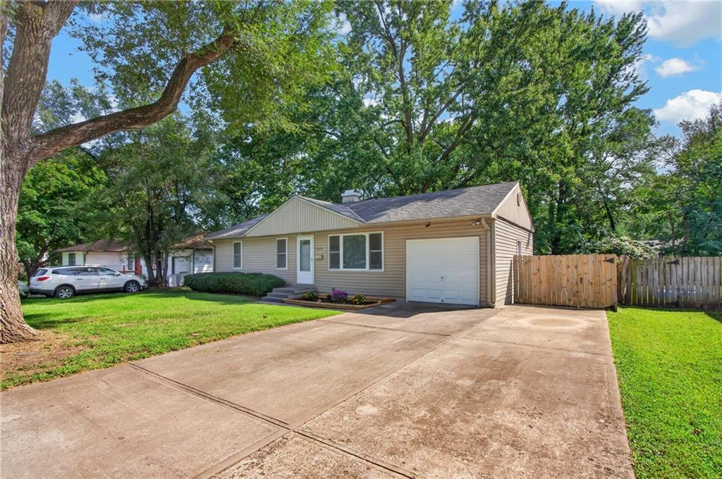Photo of 8509 E 111th Street Kansas City MO 64134