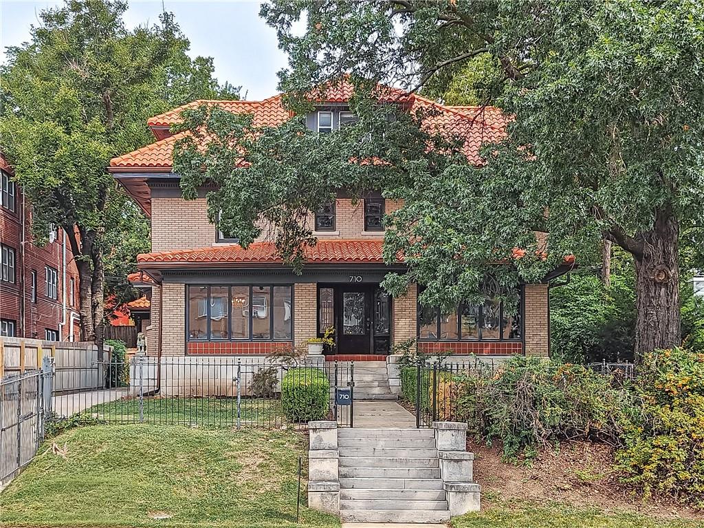Photo of 710 E Armour Boulevard Kansas City MO 64109