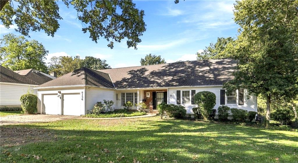 Photo of 8136 Outlook Lane Prairie Village KS 66208