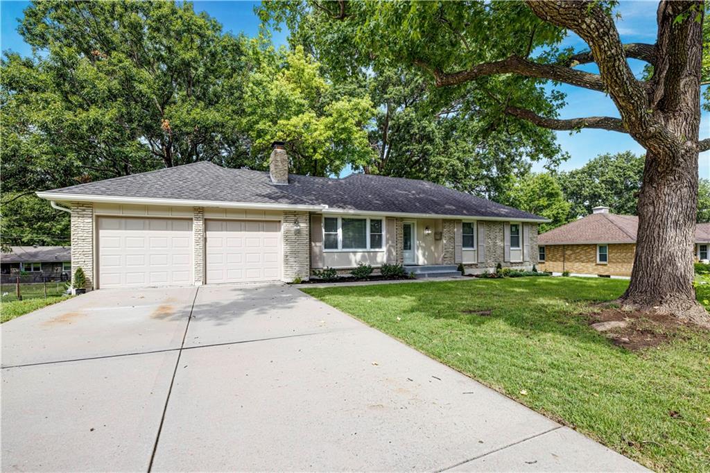 Photo of 7404 Willow Avenue Raytown MO 64133