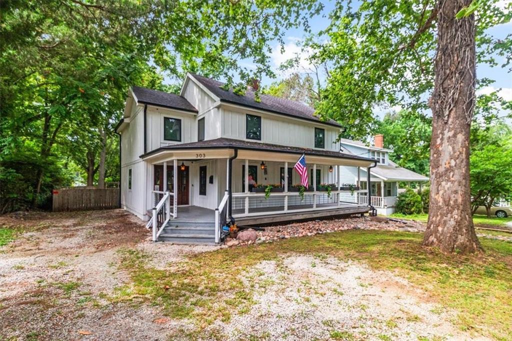Photo of 303 SW 2nd Street Lee's Summit MO 64063