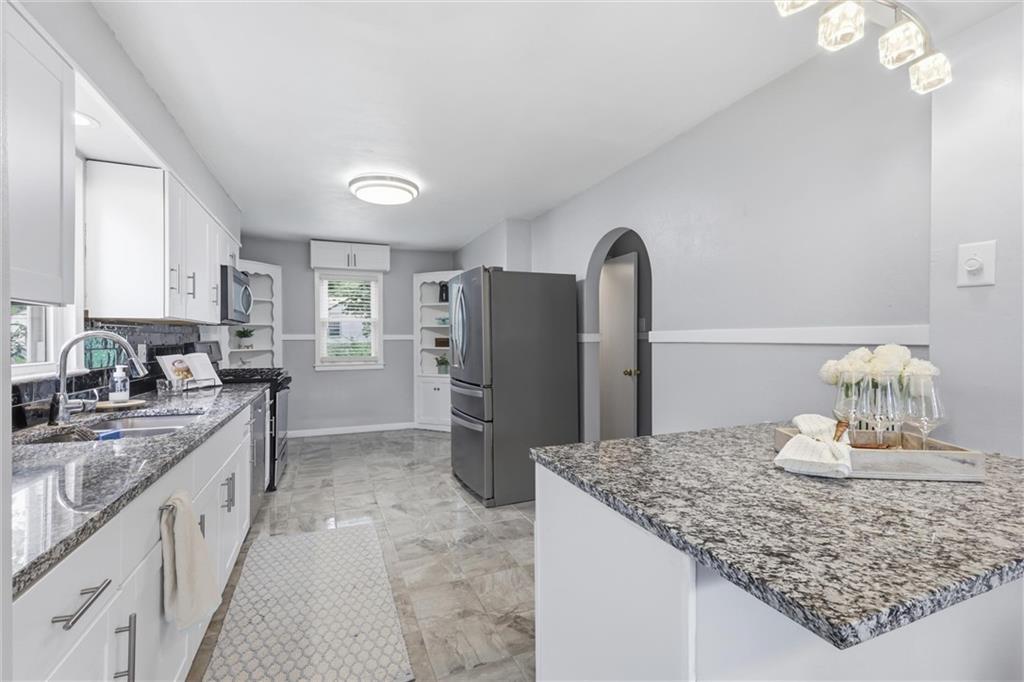 Photo of 8004 Holmes Road Kansas City MO 64131