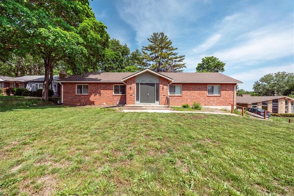 Photo of 8021 Holmes Road Kansas City MO 64114