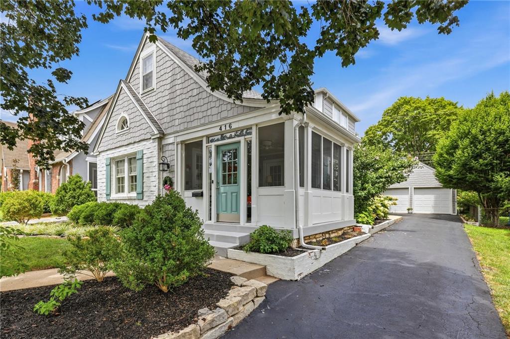 Photo of 416 E 66th Terrace Kansas City MO 64131