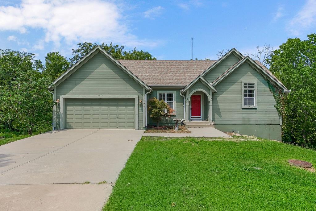 Photo of 1704 Hunter Drive Olathe KS 66061