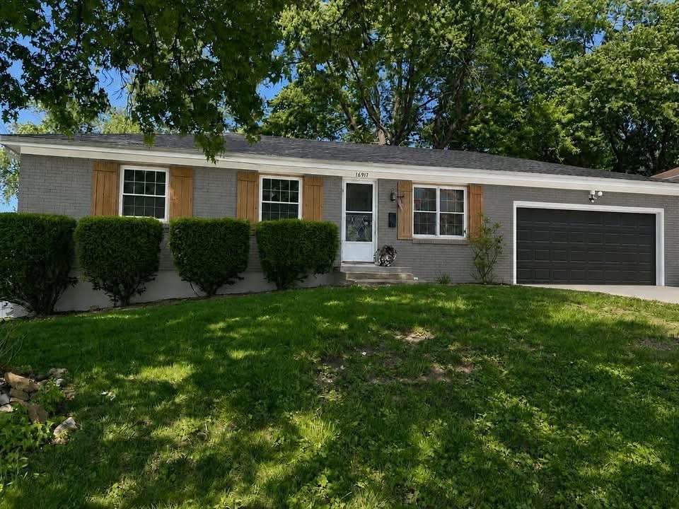 Photo of 16917 E Cogan Road Independence MO 64055
