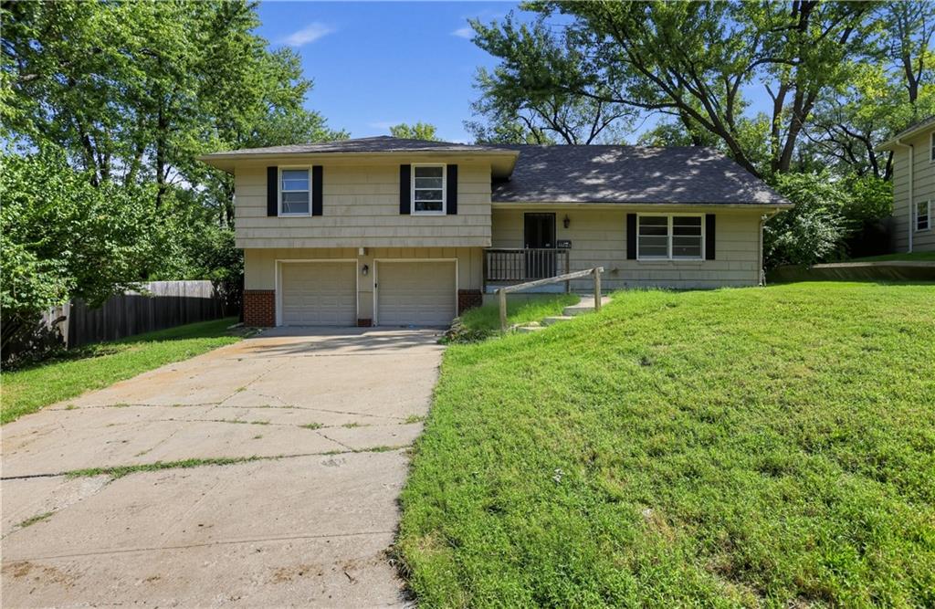 Photo of 11203 N Monroe Court Kansas City MO 64137