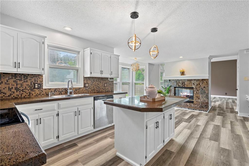 Photo of 1361 S Hunter Drive Olathe KS 66062