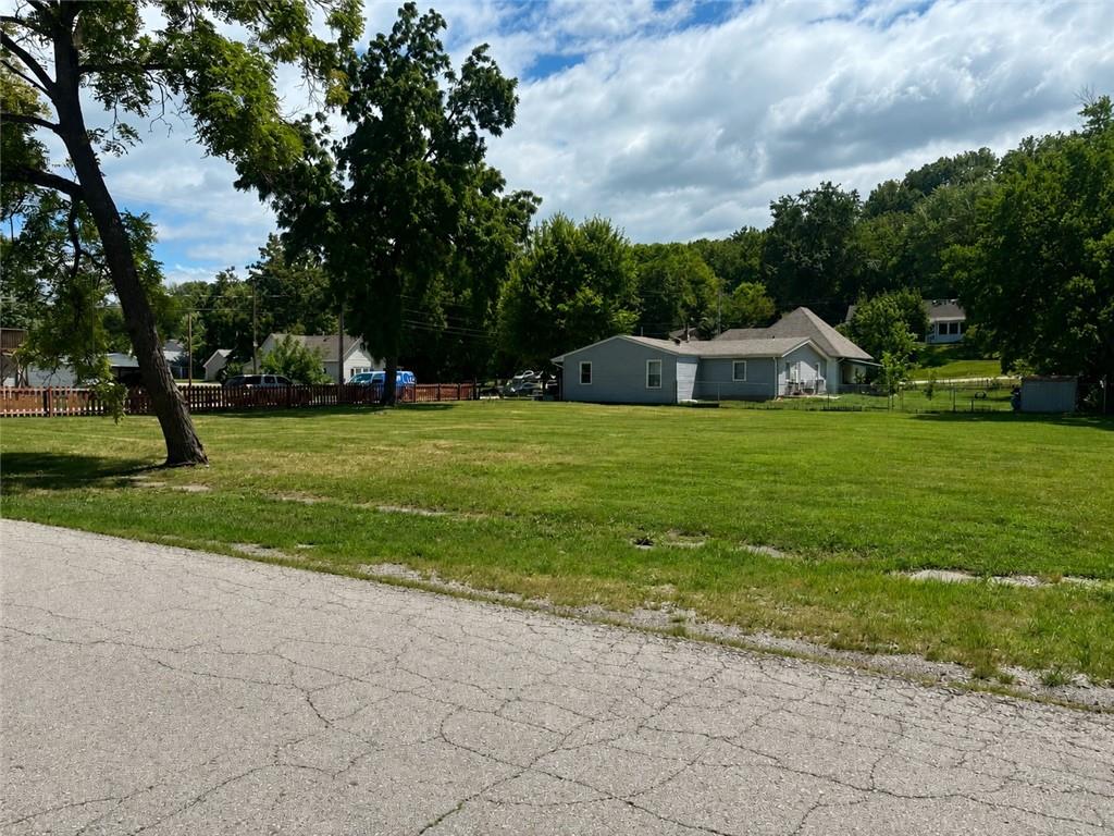 Photo of 201 W Brasfield Street Smithville MO 64089