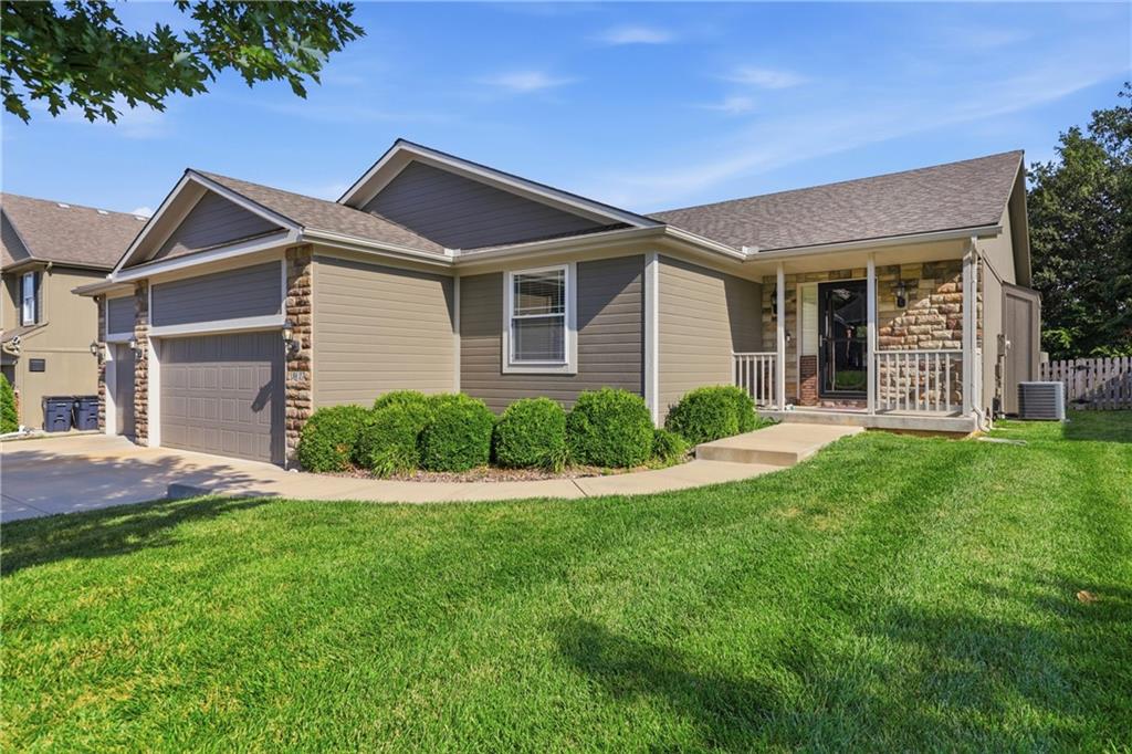 Photo of 3817 SW Briarwood Oaks Drive Blue Springs MO 64015