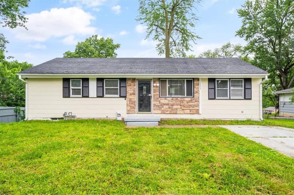 Photo of 10905 E 47th Street Kansas City MO 64133