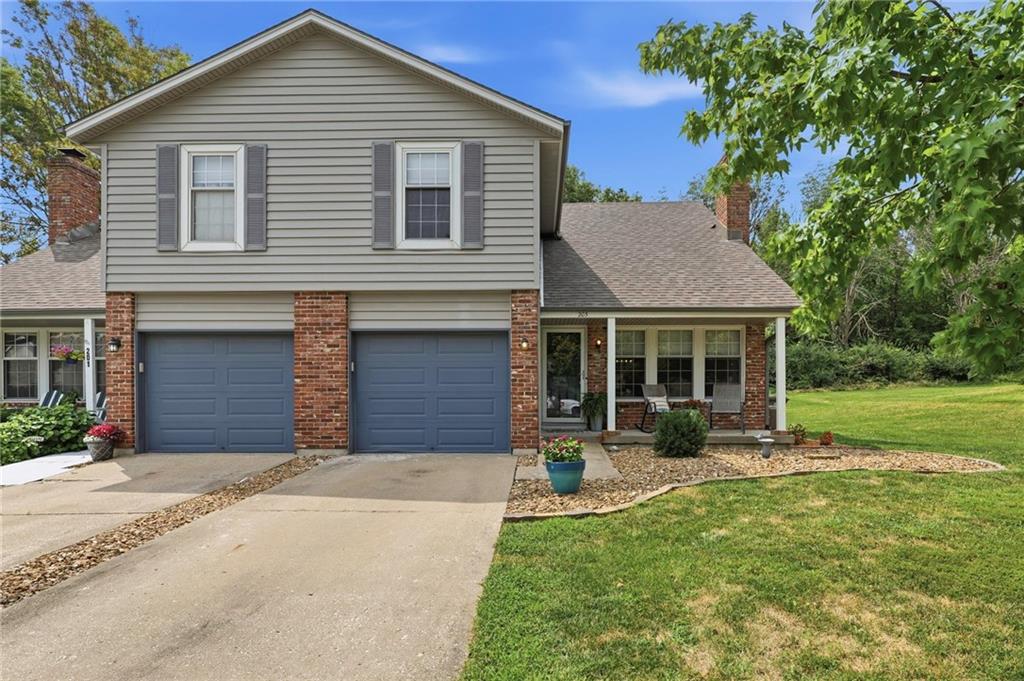 Photo of 203 W Foxwood Drive Raymore MO 64083