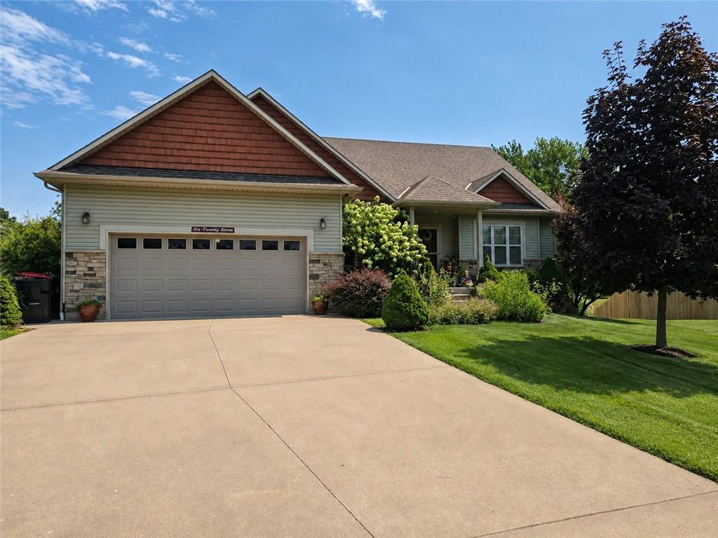 Photo of 627 Oakmont Drive Warrensburg MO 64093