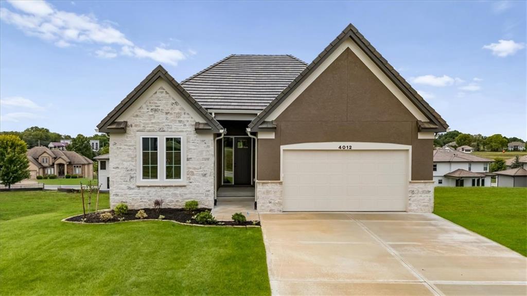 Photo of 4012 NE Chapel Ridge Place Lee's Summit MO 64064
